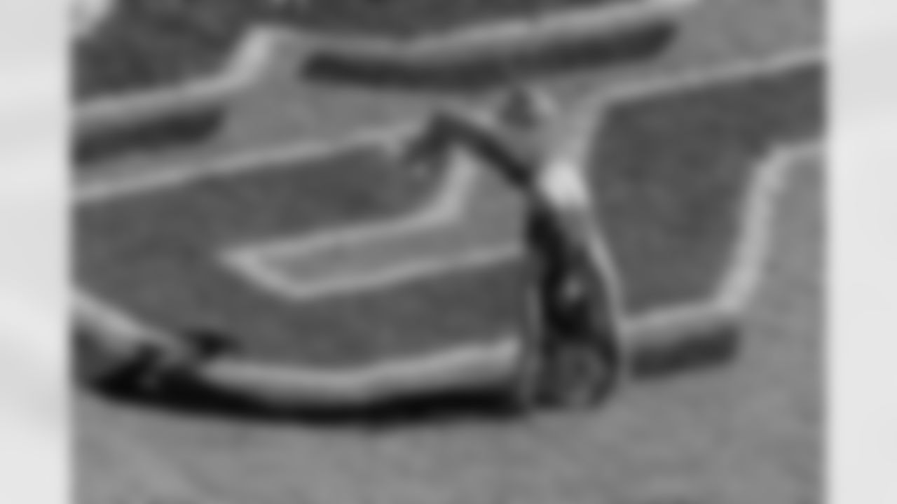 TAMPA, FL - November 30, 2025 - Tampa Bay Buccaneers Cheerleaders during the game between the Arizona Cardinals and Tampa Bay Buccaneers. The Bucs won the game, 20-17. Photo By Mike Carlson/Tampa Bay Buccaneers