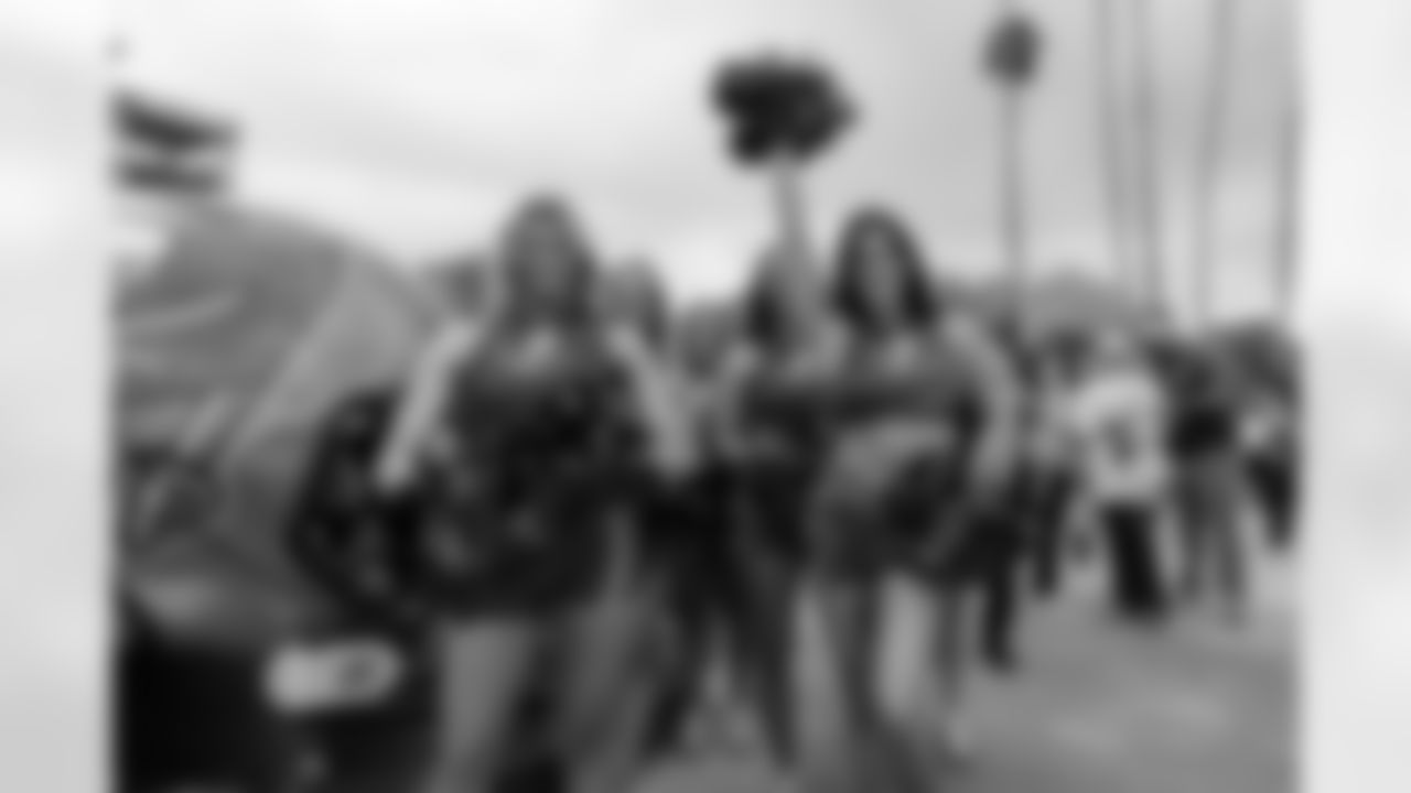 TAMPA, FL - January 03, 2026 - The Carolina Panthers and Tampa Bay Buccaneers play a regular season game at Raymond James Stadium. The Bucs won the game, 16-14. Photo By Dave Pullis/Tampa Bay Buccaneers