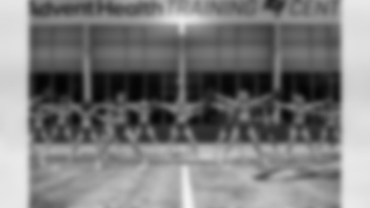 TAMPA, FL - January 02, 2026 - Tampa Bay Buccaneers Cheerleaders field rehearsal at AdventHealth Training Center. Photo By Tori Richman/Tampa Bay Buccaneers