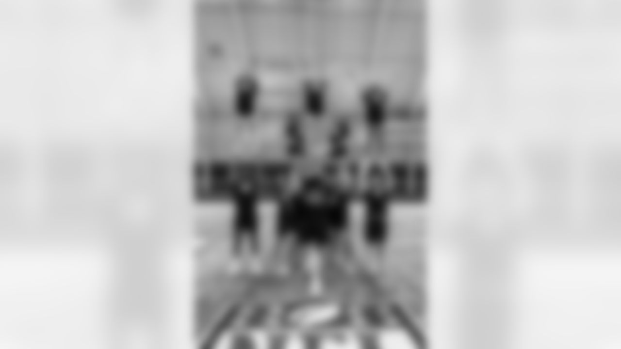 TAMPA, FL - December 04, 2025 - Tampa Bay Buccaneers Cheerleaders field rehearsal at AdventHealth Training Center. Photo By Tori Richman/Tampa Bay Buccaneers