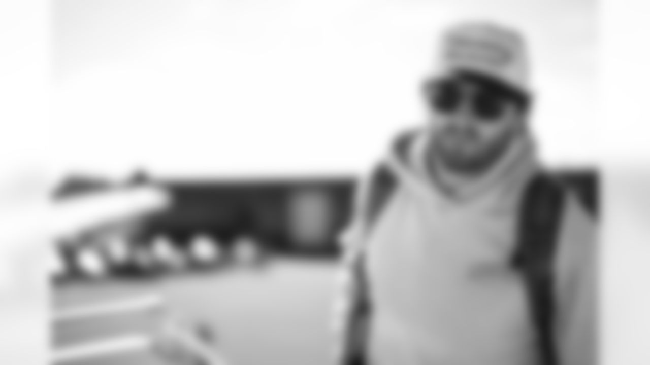 TAMPA, FL - November 22, 2025 - Quarterback Baker Mayfield #6 of the Tampa Bay Buccaneers departs before the game against the Los Angeles Rams. Photo By Tori Richman/Tampa Bay Buccaneers