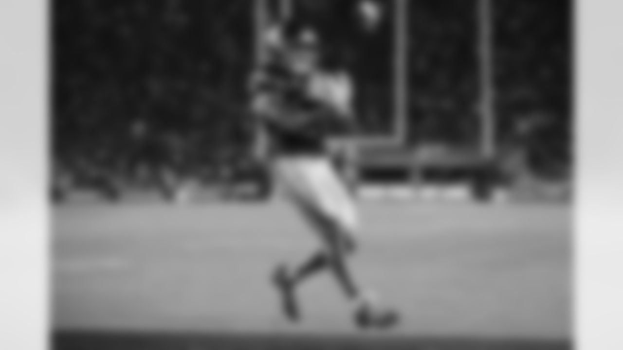 Southern California s wide receiver Makai Lemon runs the ball into the end zone for a touchdown during the second half of NCAA college football game against Michigan State, Saturday, Sept. 20, 2025, Los Angeles. (AP Photo/Jessie Alcheh)