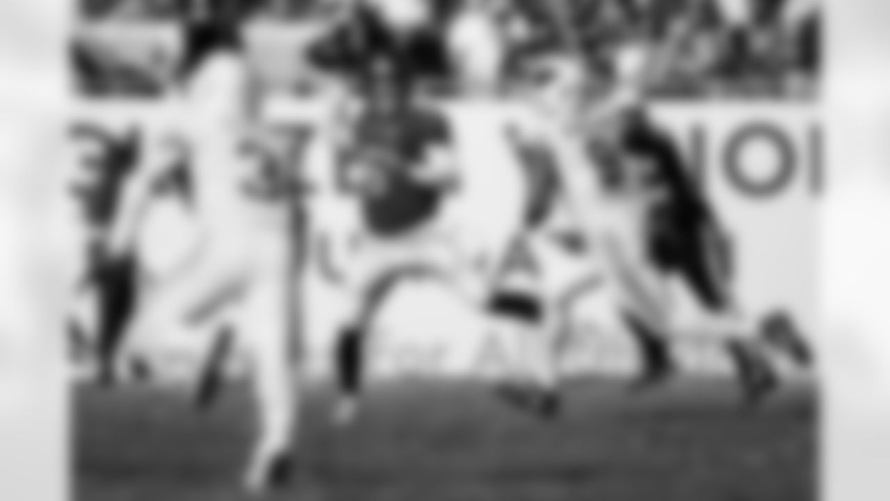 TAMPA, FL - November 30, 2025 - Quarterback Baker Mayfield #6 of the Tampa Bay Buccaneers during the game between the Arizona Cardinals and Tampa Bay Buccaneers. The Bucs won the game, 20-17. Photo By Kyle Zedaker/Tampa Bay Buccaneers