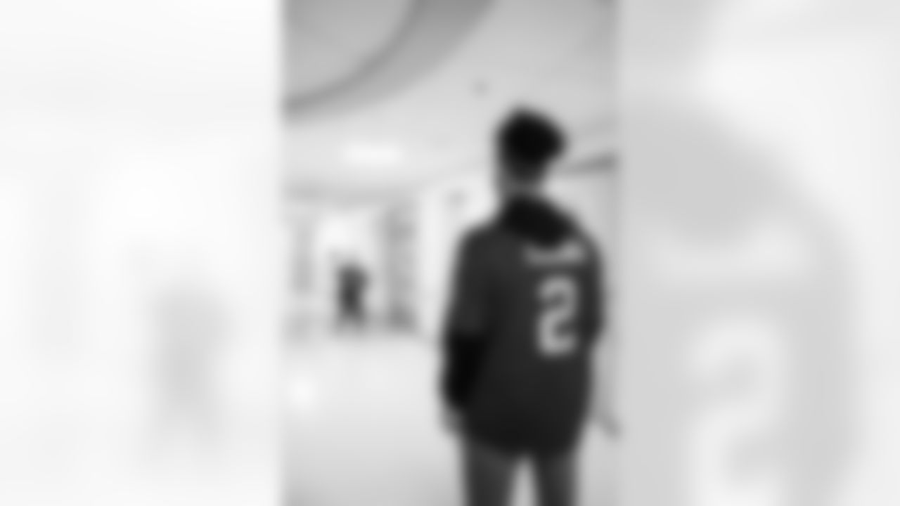 ST. PETERSBURG, FL - December 16, 2025 - Rookie Club visit to Johns Hopkins All Children's Hospital. Photo By Tori Richman/Tampa Bay Buccaneers