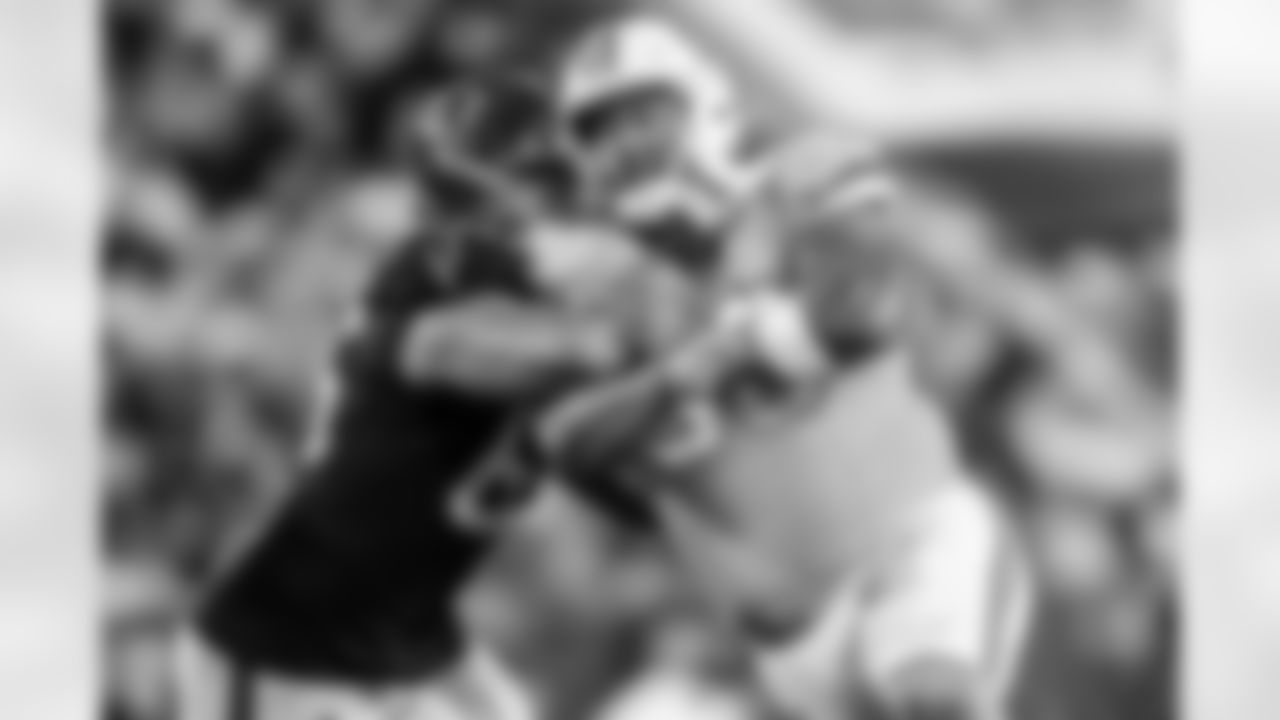 TAMPA, FL - December 11, 2025 - The Tampa Bay Buccaneers and Atlanta Falcons during a regular season game at Raymond James Stadium. The Bucs lost the game, 29-28. Photo By Mike Carlson/Tampa Bay Buccaneers