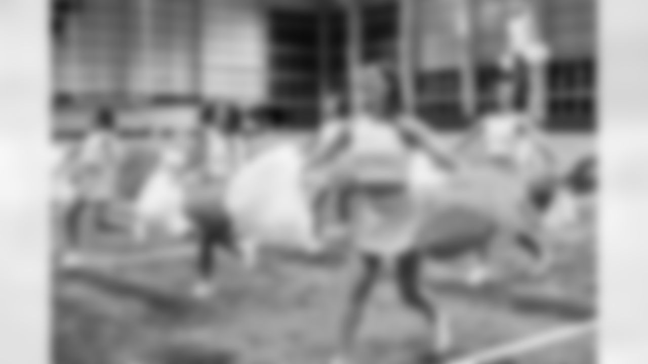 TAMPA, FL - December 09, 2025 - Tampa Bay Buccaneers Cheerleaders during Field Rehearsal at AdventHealth Training Center. Photo By Tori Richman/Tampa Bay Buccaneers