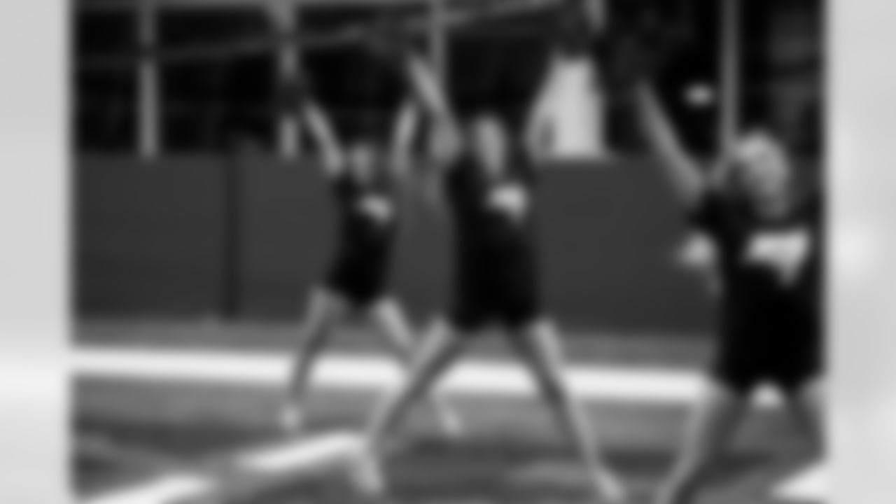 TAMPA, FL - December 04, 2025 - Tampa Bay Buccaneers Cheerleaders field rehearsal at AdventHealth Training Center. Photo By Tori Richman/Tampa Bay Buccaneers