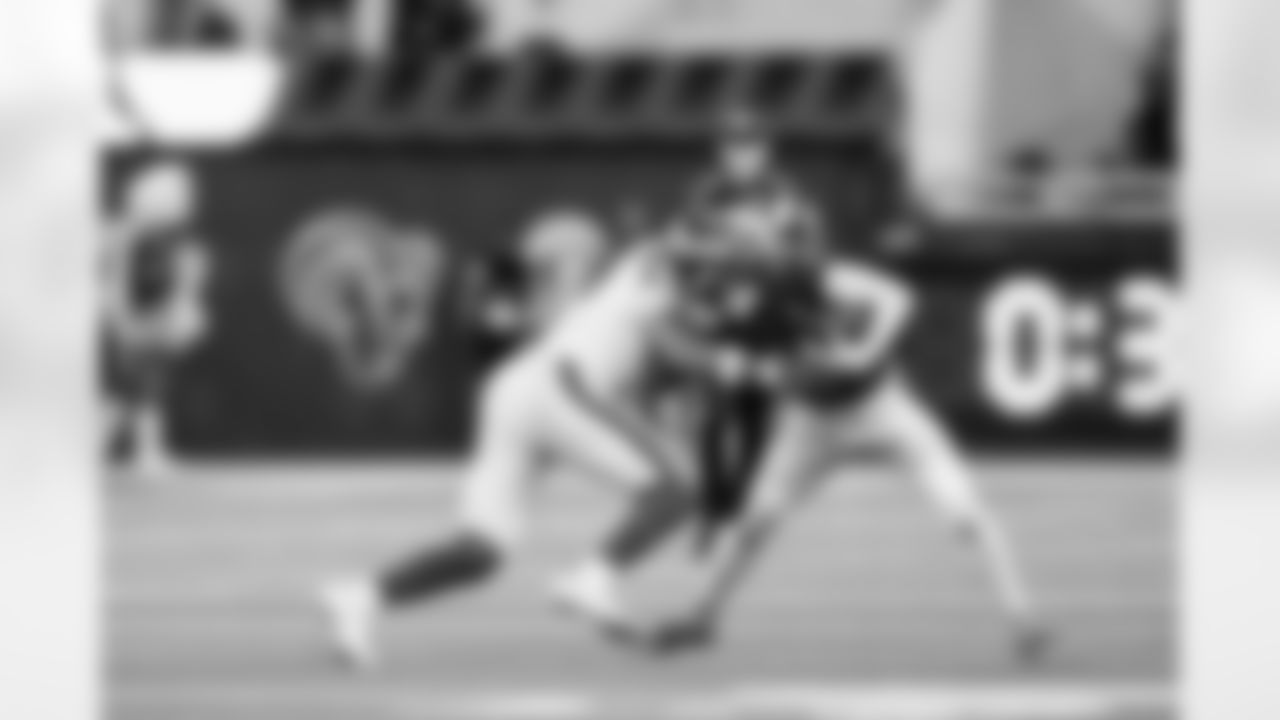 INGLEWOOD, CA - November 23, 2025 - Wide Receiver Tez Johnson #15 of the Tampa Bay Buccaneers during the game between the Tampa Bay Buccaneers and Los Angeles Rams. The Bucs lost the game, 34-7. Photo By Tori Richman/Tampa Bay Buccaneers