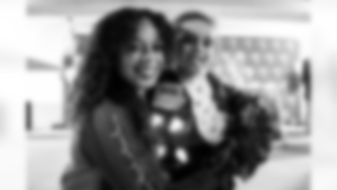 TAMPA, FL - December 15, 2025 - The Tampa Bay Buccaneers offensive line hosts the annual 'O-Line Lights Up Christmas' event providing holiday shopping sprees for local children. Photo By Kyle Zedaker/Tampa Bay Buccaneers