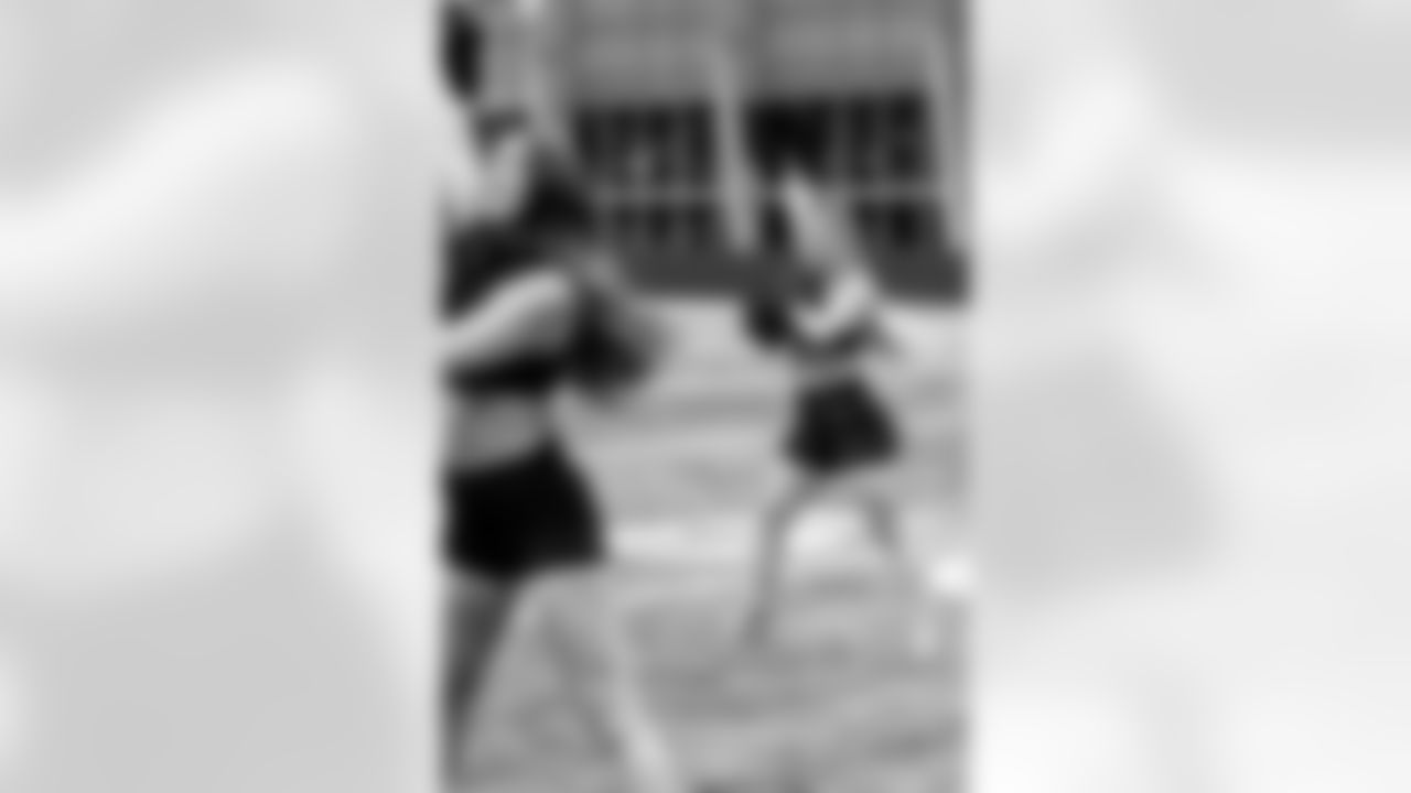 TAMPA, FL - November 20, 2025 - Tampa Bay Buccaneers Cheerleaders during Field Rehearsal at AdventHealth Training Center. Photo By Tori Richman/Tampa Bay Buccaneers