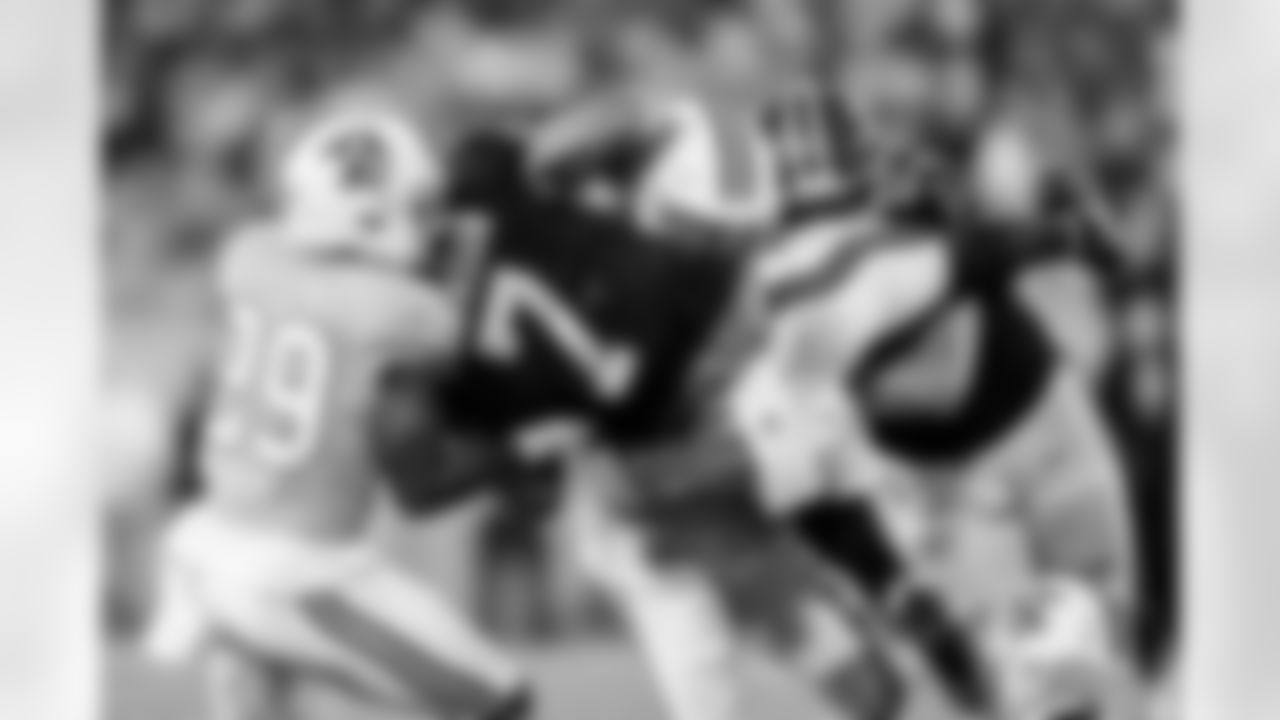 TAMPA, FL - December 11, 2025 - The Tampa Bay Buccaneers and Atlanta Falcons during a regular season game at Raymond James Stadium. The Bucs lost the game, 29-28. Photo By Tori Richman/Tampa Bay Buccaneers