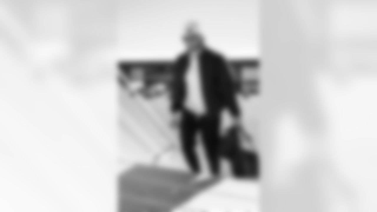 TAMPA, FL - December 20, 2025 - The Tampa Bay Buccaneers depart before the Week 16 game against the Carolina Panthers. Photo By Tori Richman/Tampa Bay Buccaneers