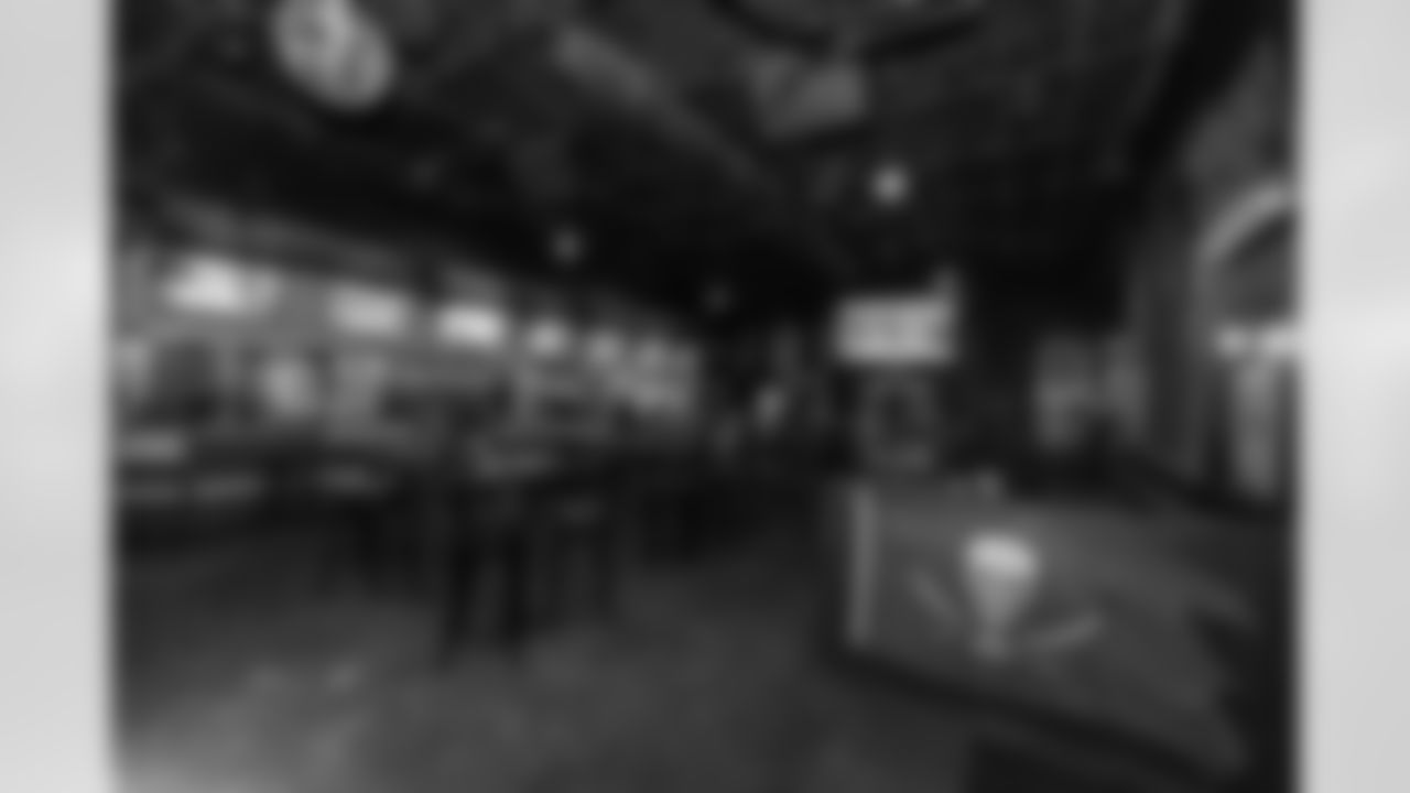 ST. PETERSBURG, FL - November 13, 2025 - "Bucs Run" Raise The Flags event with Pinellas Run Club at Park & Rec in St. Petersburg. Photo By Doug DeFelice/Tampa Bay Buccaneers