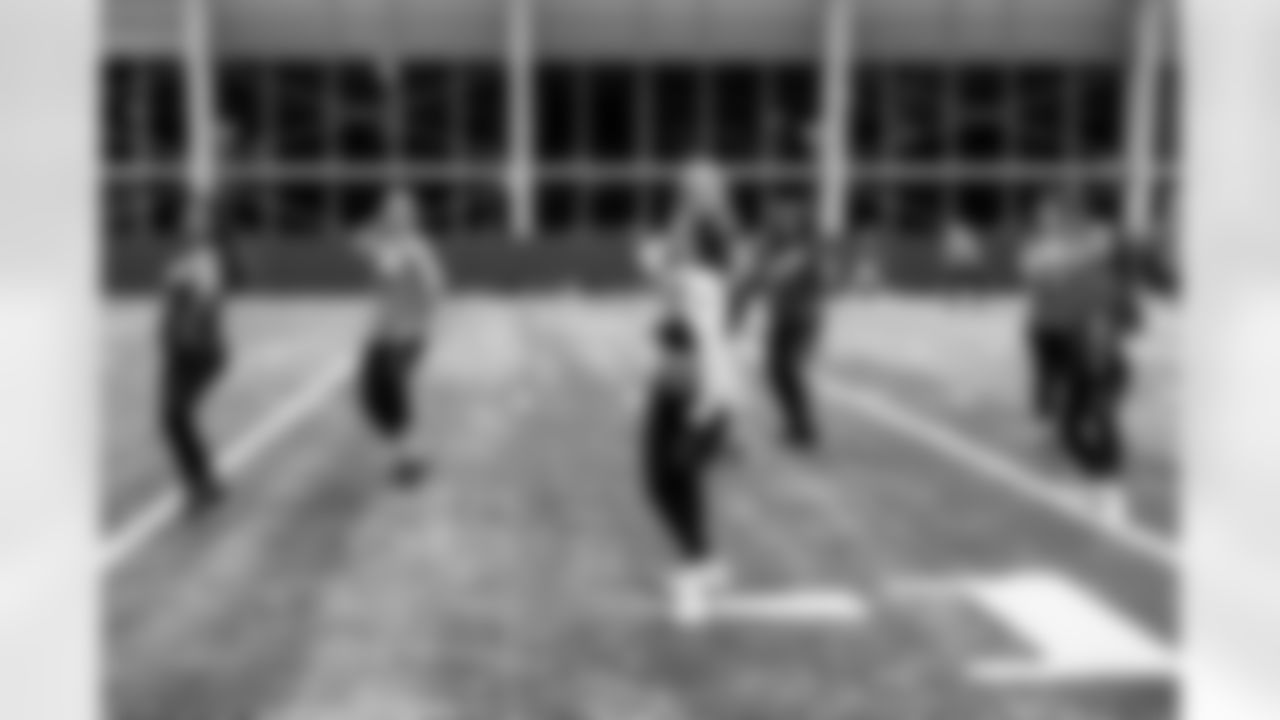 TAMPA, FL - November 19, 2025 - Tampa Bay Buccaneers Cheerleaders and Alumni during Field Rehearsal at AdventHealth Training Center. Photo By Tori Richman/Tampa Bay Buccaneers