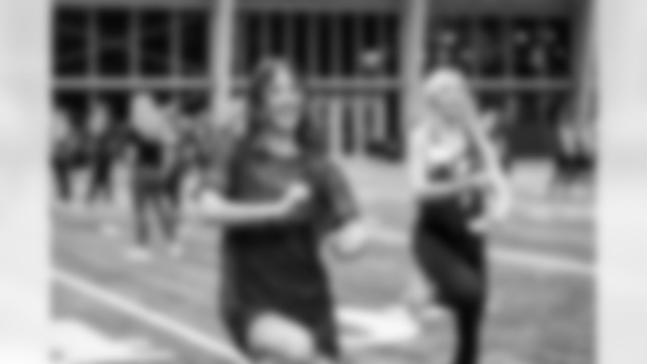 TAMPA, FL - November 19, 2025 - Tampa Bay Buccaneers Cheerleaders and Alumni during Field Rehearsal at AdventHealth Training Center. Photo By Tori Richman/Tampa Bay Buccaneers