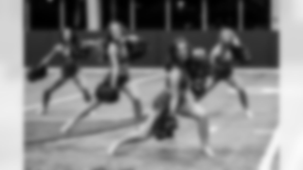 TAMPA, FL - January 02, 2026 - Tampa Bay Buccaneers Cheerleaders field rehearsal at AdventHealth Training Center. Photo By Tori Richman/Tampa Bay Buccaneers