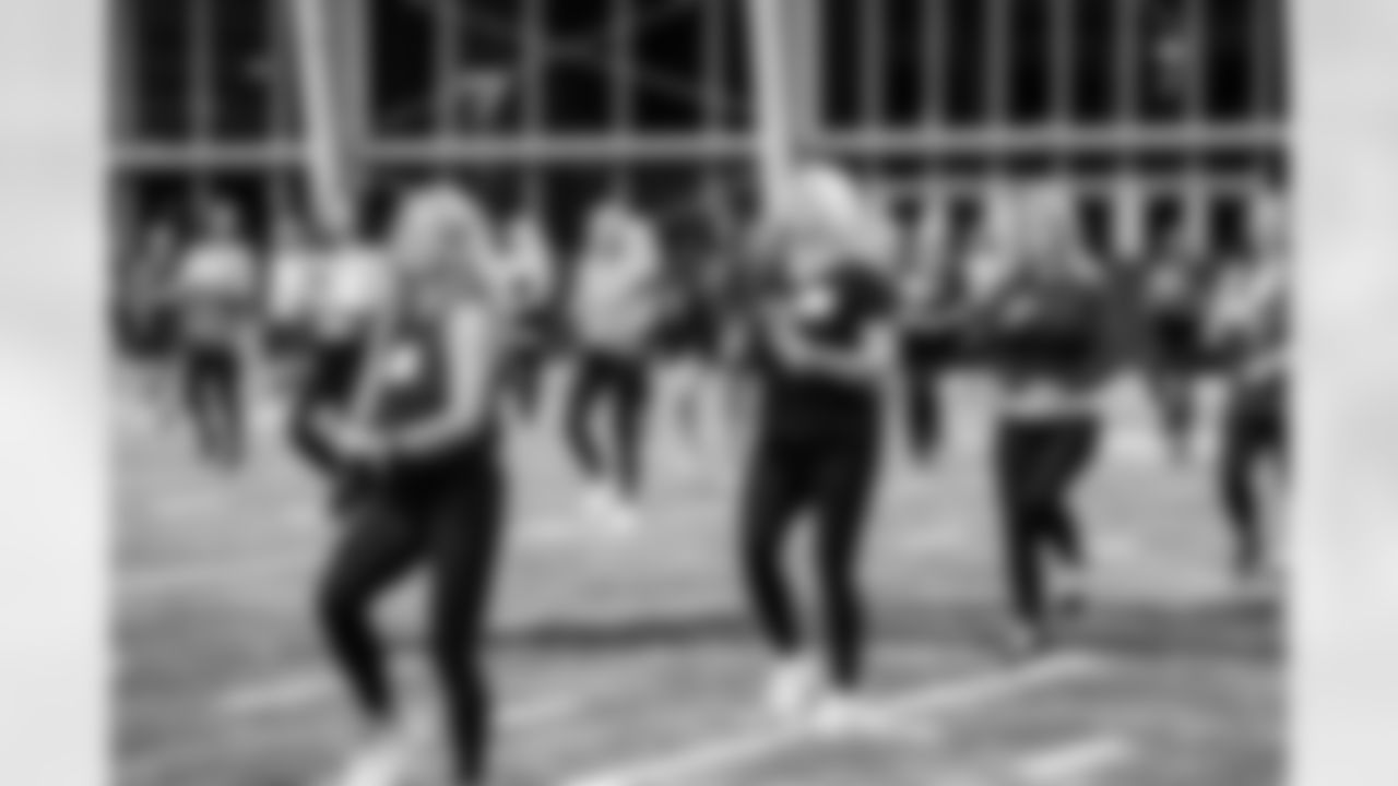 TAMPA, FL - November 19, 2025 - Tampa Bay Buccaneers Cheerleaders and Alumni during Field Rehearsal at AdventHealth Training Center. Photo By Tori Richman/Tampa Bay Buccaneers