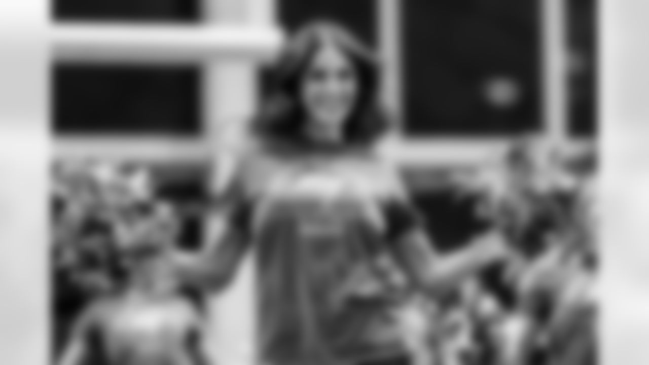 TAMPA, FL - November 06, 2025 - Tampa Bay Buccaneers Cheerleaders during Field Rehearsal at AdventHealth Training Center. Photo By Tori Richman/Tampa Bay Buccaneers