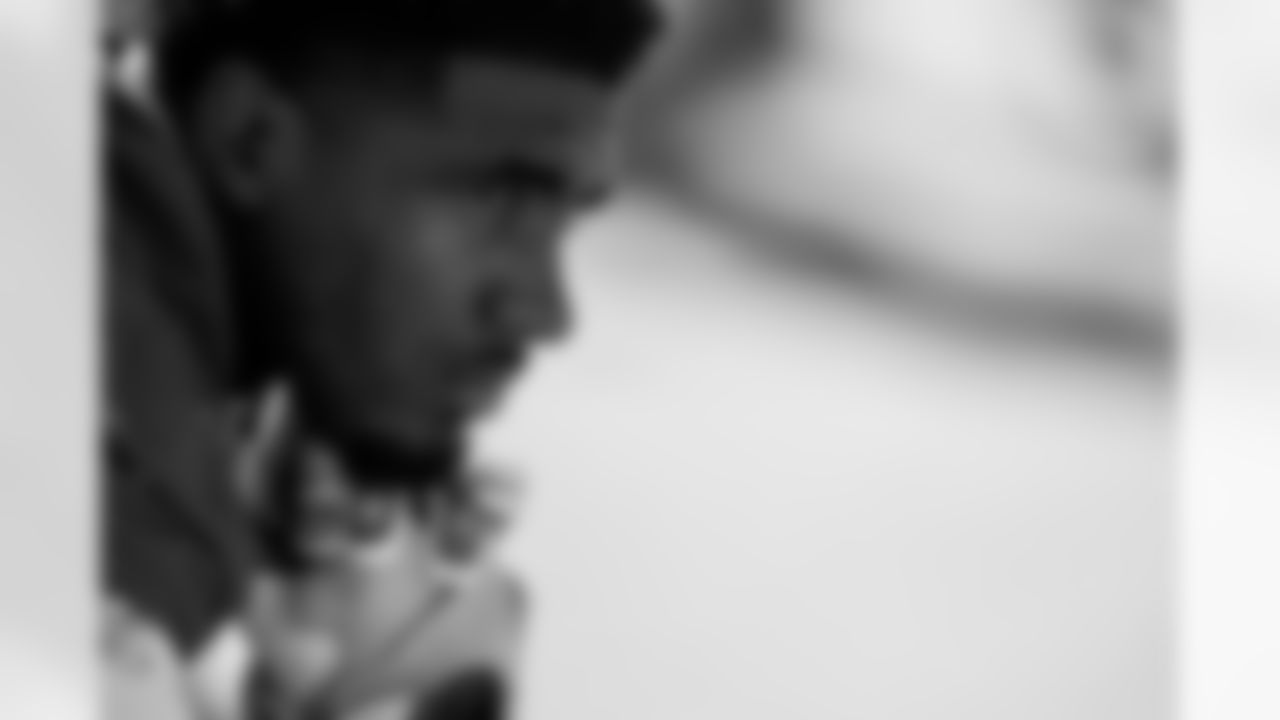 TAMPA, FL - November 13, 2025 - Running Back Rachaad White #1 of the Tampa Bay Buccaneers during practice at AdventHealth Training Center. Photo By Kyle Zedaker/Tampa Bay Buccaneers