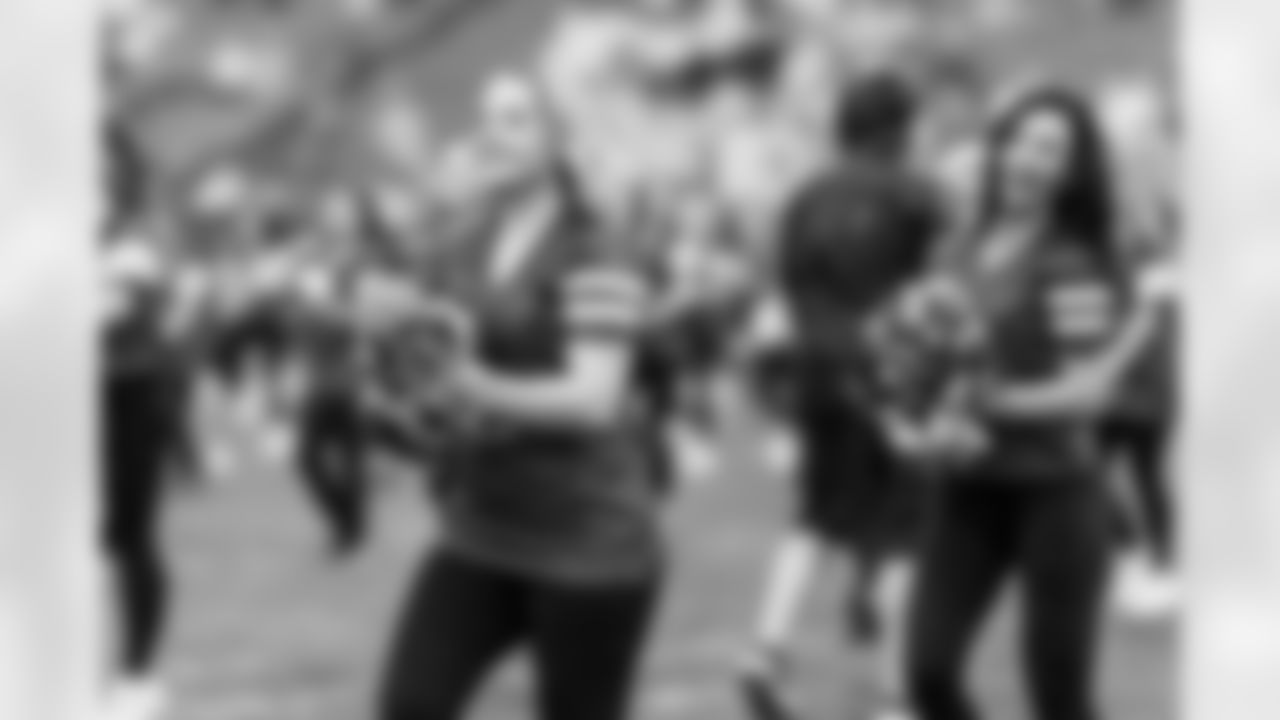 TAMPA, FL - December 07, 2025 - The Tampa Bay Buccaneers and New Orleans Saints during a regular season game at Raymond James Stadium. The Bucs lost the game, 24-20. Photo By Tori Richman/Tampa Bay Buccaneers