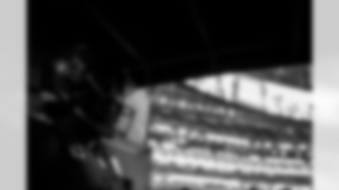 INGLEWOOD, CA - November 23, 2025 - Tackle Tristan Wirfs #78 of the Tampa Bay Buccaneers before the game between the Tampa Bay Buccaneers and Los Angeles Rams. The Bucs lost the game, 34-7. Photo By Kyle Zedaker/Tampa Bay Buccaneers