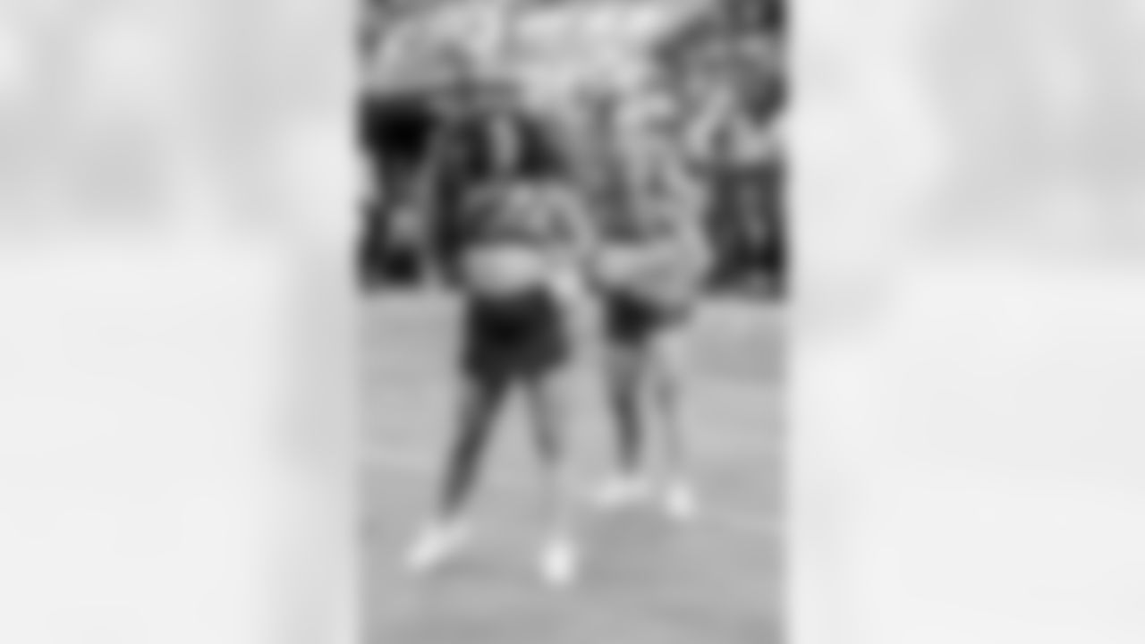 TAMPA, FL - November 09, 2025 - Tampa Bay Buccaneers Cheerleaders during the game between the New England Patriots and Tampa Bay Buccaneers. The Bucs lost the game, 28-23. Photo By Tori Richman/Tampa Bay Buccaneers