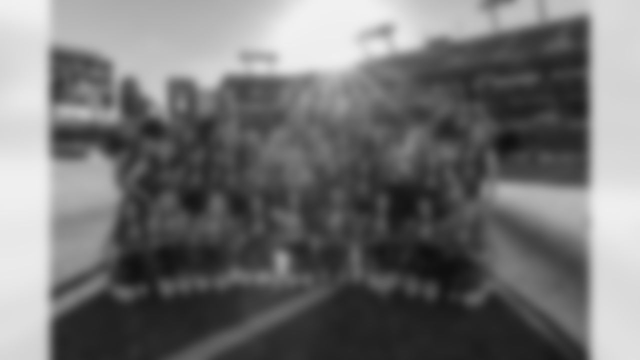 TAMPA, FL - November 30, 2025 - Tampa Bay Buccaneers Cheerleaders during the game between the Arizona Cardinals and Tampa Bay Buccaneers. The Bucs won the game, 20-17. Photo By Mike Carlson/Tampa Bay Buccaneers