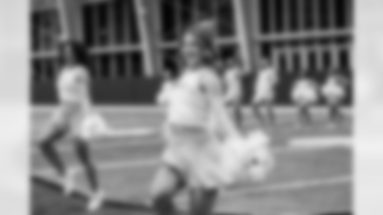 TAMPA, FL - December 09, 2025 - Tampa Bay Buccaneers Cheerleaders during Field Rehearsal at AdventHealth Training Center. Photo By Tori Richman/Tampa Bay Buccaneers