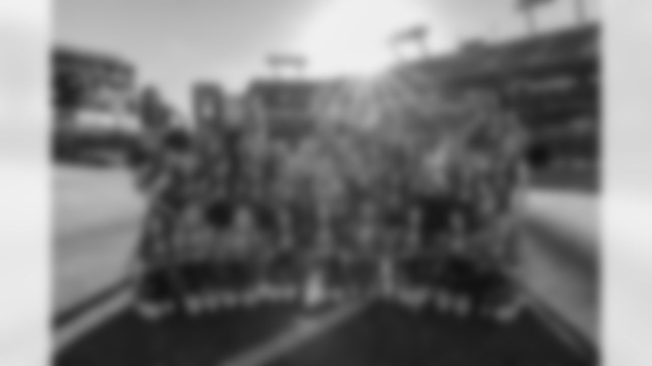 TAMPA, FL - November 30, 2025 - Tampa Bay Buccaneers Cheerleaders during the game between the Arizona Cardinals and Tampa Bay Buccaneers. The Bucs won the game, 20-17. Photo By Mike Carlson/Tampa Bay Buccaneers