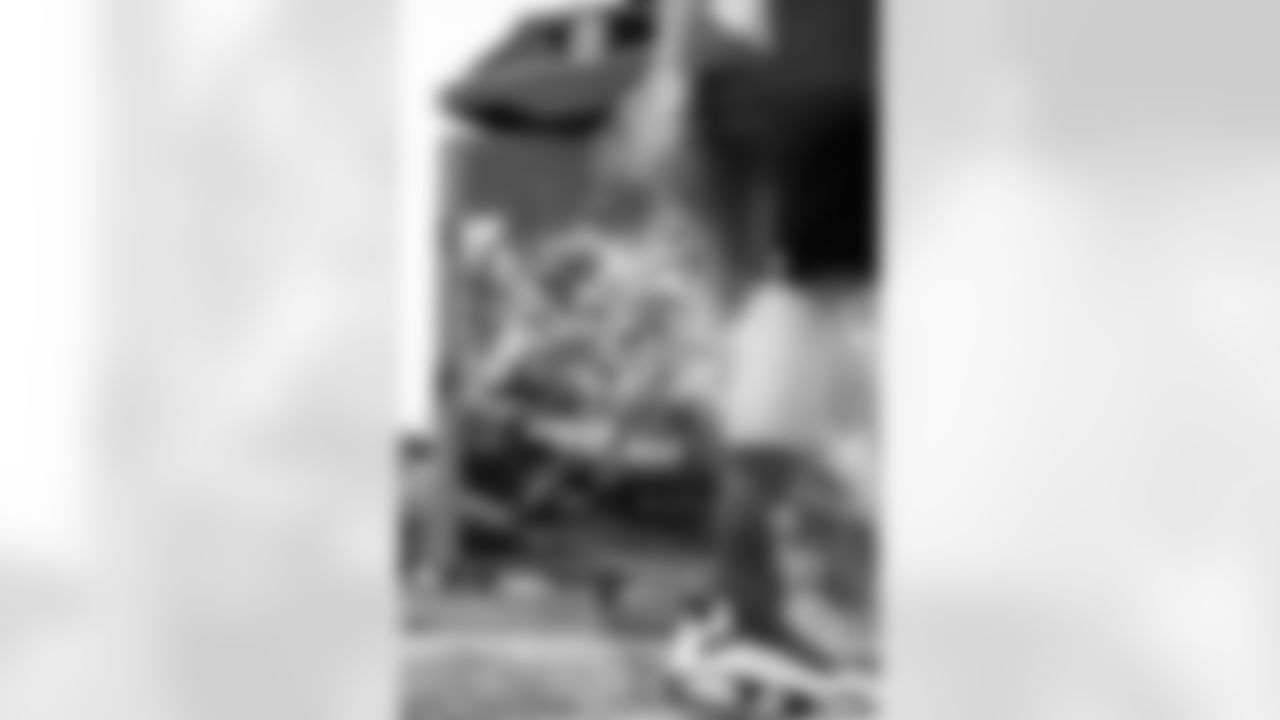 TAMPA, FL - December 07, 2025 - The Tampa Bay Buccaneers and New Orleans Saints during a regular season game at Raymond James Stadium. The Bucs lost the game, 24-20. Photo By Cian Leach/Tampa Bay Buccaneers