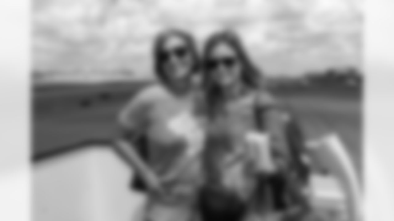 ATLANTA, GA - September 06, 2025 - Luxury Suite Excursion departs for the game between the Tampa Bay Buccaneers and Atlanta Falcons. The Bucs won the game, 23-20. Photo By Doug DeFelice/Tampa Bay Buccaneers