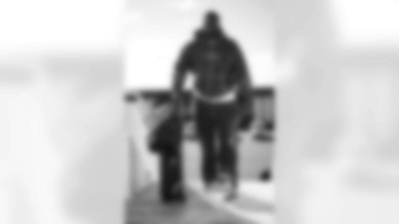 TAMPA, FL - November 22, 2025 - Outside Linebacker Yaya Diaby #0 of the Tampa Bay Buccaneers departs before the game against the Los Angeles Rams. Photo By Tori Richman/Tampa Bay Buccaneers