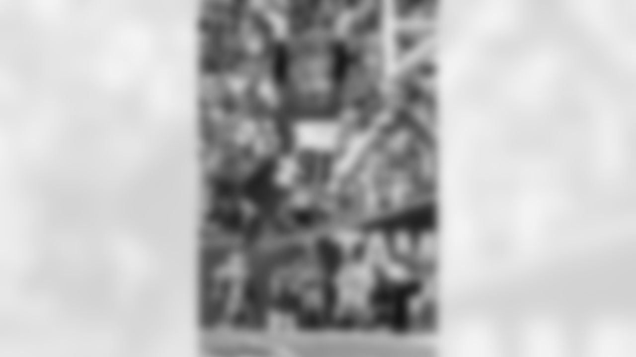 TAMPA, FL - November 09, 2025 - Wide Receiver Tez Johnson #15 of the Tampa Bay Buccaneers celebrates a touchdown during the game between the New England Patriots and Tampa Bay Buccaneers. The Bucs lost the game, 28-23. Photo By Doug DeFelice/Tampa Bay Buccaneers