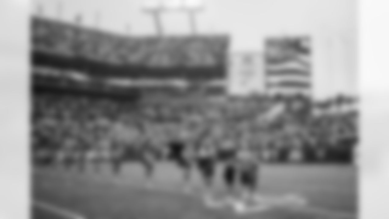 TAMPA, FL - January 03, 2026 - The Carolina Panthers and Tampa Bay Buccaneers play a regular season game at Raymond James Stadium. The Bucs won the game, 16-14. Photo By Tori Richman/Tampa Bay Buccaneers