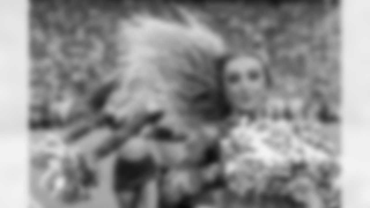 TAMPA, FL - November 09, 2025 - Tampa Bay Buccaneers Cheerleaders during the game between the New England Patriots and Tampa Bay Buccaneers. The Bucs lost the game, 28-23. Photo By Doug DeFelice/Tampa Bay Buccaneers