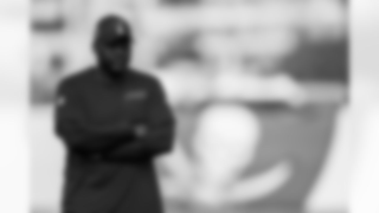 TAMPA, FL - May 20, 2025 - Inside Linebackers Coach Mike Caldwell of the Tampa Bay Buccaneers during Phase 2 workouts at AdventHealth Training Center. Photo By Kyle Zedaker/Tampa Bay Buccaneers