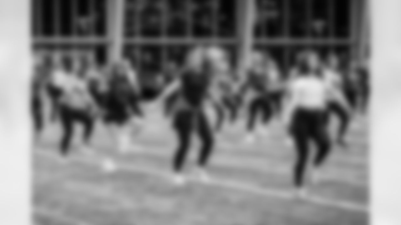 TAMPA, FL - November 19, 2025 - Tampa Bay Buccaneers Cheerleaders and Alumni during Field Rehearsal at AdventHealth Training Center. Photo By Tori Richman/Tampa Bay Buccaneers