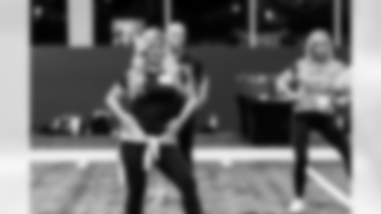 TAMPA, FL - November 19, 2025 - Tampa Bay Buccaneers Cheerleaders and Alumni during Field Rehearsal at AdventHealth Training Center. Photo By Tori Richman/Tampa Bay Buccaneers