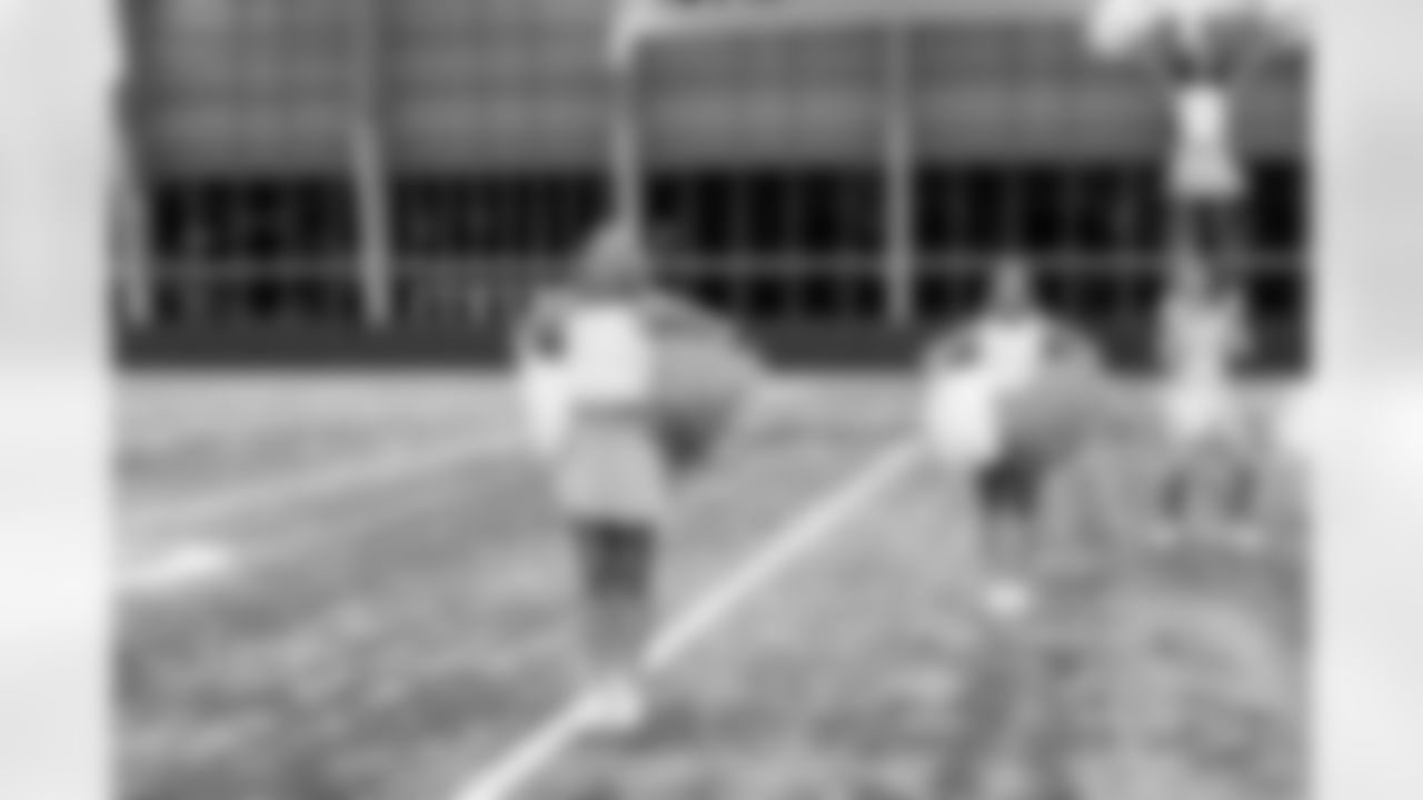 TAMPA, FL - December 09, 2025 - Tampa Bay Buccaneers Cheerleaders during Field Rehearsal at AdventHealth Training Center. Photo By Tori Richman/Tampa Bay Buccaneers