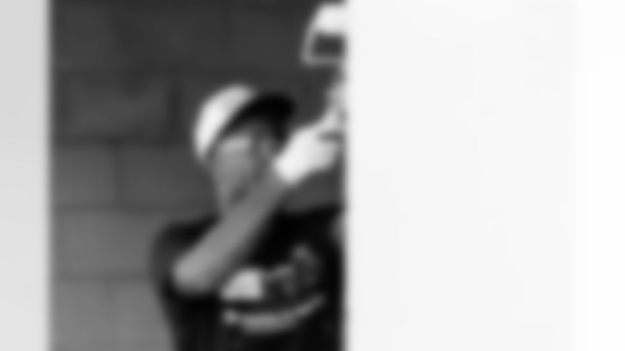 TAMPA, FL - November 18, 2025 - Cornerback Benjamin Morrison #21 of the Tampa Bay Buccaneers during a home build with Habitat for Humanity of Tampa Bay Hillsborough. Photo By Doug DeFelice/Tampa Bay Buccaneers