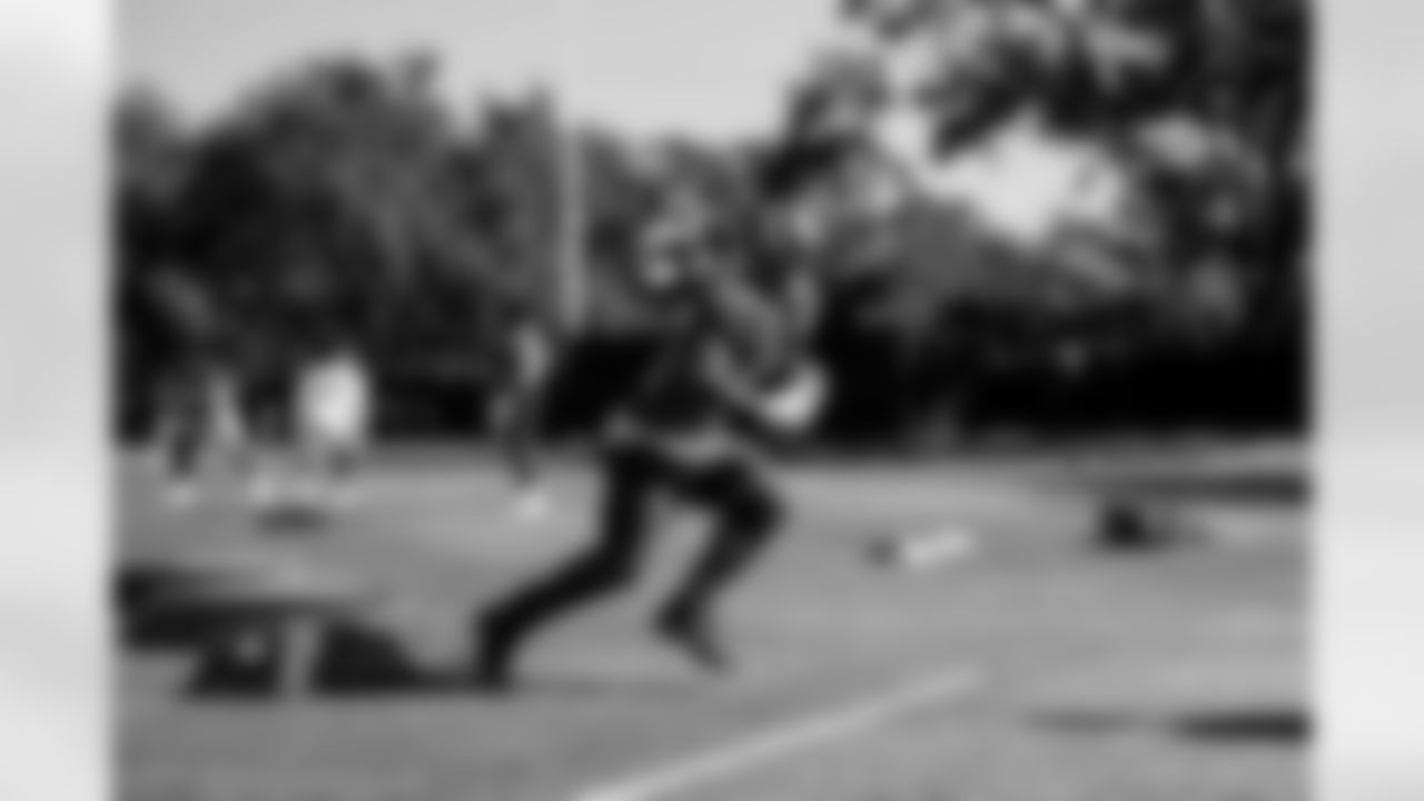 TAMPA, FL - November 20, 2025 - Running Back Sean Tucker #44 of the Tampa Bay Buccaneers during practice at AdventHealth Training Center. Photo By Tori Richman/Tampa Bay Buccaneers