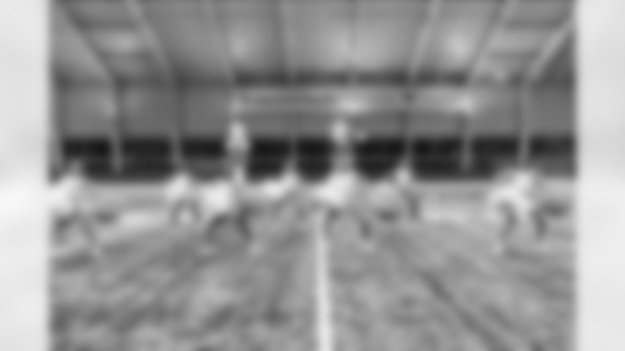 TAMPA, FL - December 09, 2025 - Tampa Bay Buccaneers Cheerleaders during Field Rehearsal at AdventHealth Training Center. Photo By Tori Richman/Tampa Bay Buccaneers