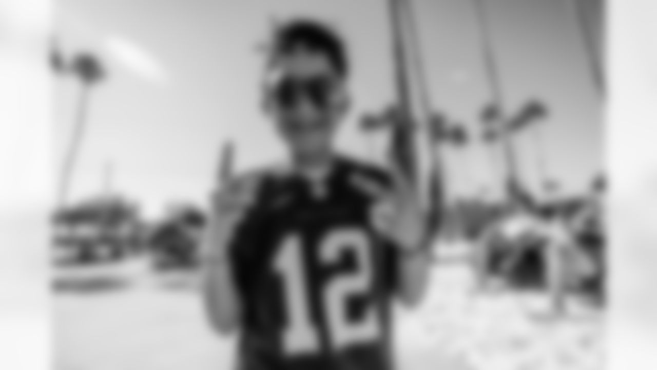 TAMPA, FL - November 30, 2025 - Fans at Bucs Beach before the game between the Arizona Cardinals and Tampa Bay Buccaneers. The Bucs won the game, 20-17. Photo By Dave Pullis/Tampa Bay Buccaneers