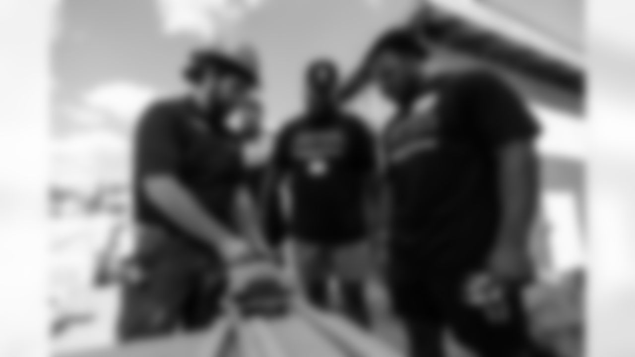 TAMPA, FL - November 18, 2025 - Volunteers during a home build with Habitat for Humanity of Tampa Bay Hillsborough. Photo By Doug DeFelice/Tampa Bay Buccaneers