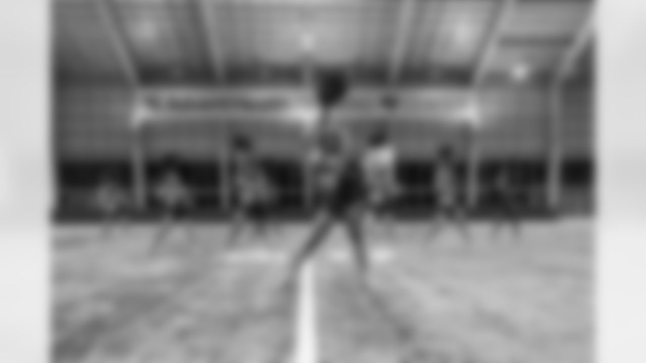 TAMPA, FL - January 02, 2026 - Tampa Bay Buccaneers Cheerleaders field rehearsal at AdventHealth Training Center. Photo By Tori Richman/Tampa Bay Buccaneers