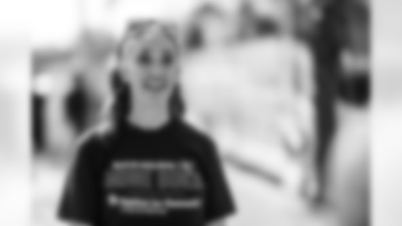 TAMPA, FL - November 18, 2025 - Chief Impact Officer Kourtney Sanchez during a home build with Habitat for Humanity of Tampa Bay Hillsborough. Photo By Doug DeFelice/Tampa Bay Buccaneers