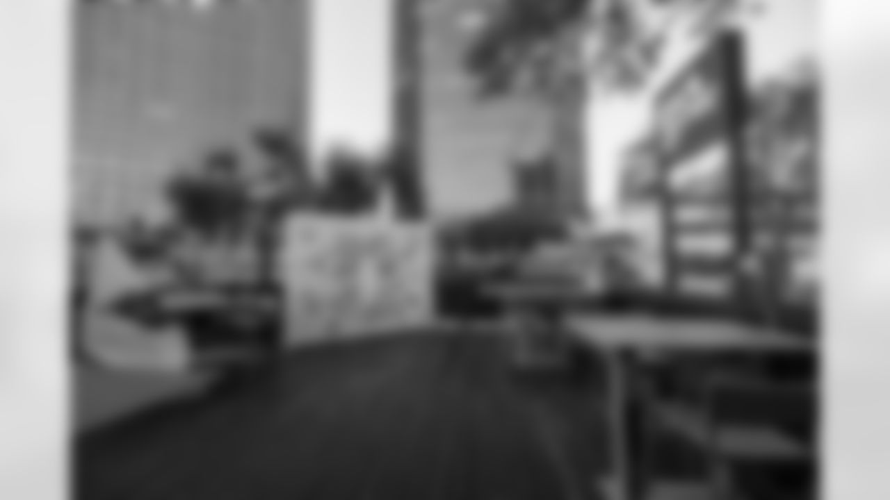 ST. PETERSBURG, FL - November 13, 2025 - "Bucs Run" Raise The Flags event with Pinellas Run Club at Park & Rec in St. Petersburg. Photo By Doug DeFelice/Tampa Bay Buccaneers