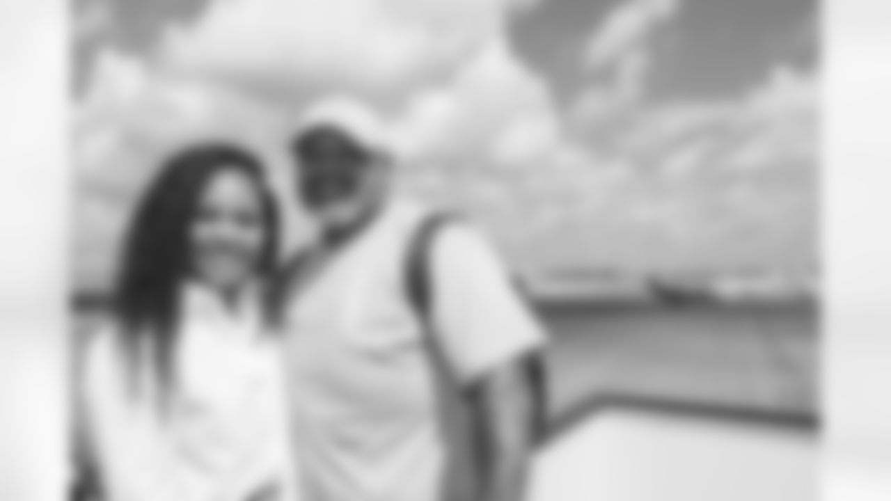 ATLANTA, GA - September 06, 2025 - Luxury Suite Excursion departs for the game between the Tampa Bay Buccaneers and Atlanta Falcons. The Bucs won the game, 23-20. Photo By Doug DeFelice/Tampa Bay Buccaneers