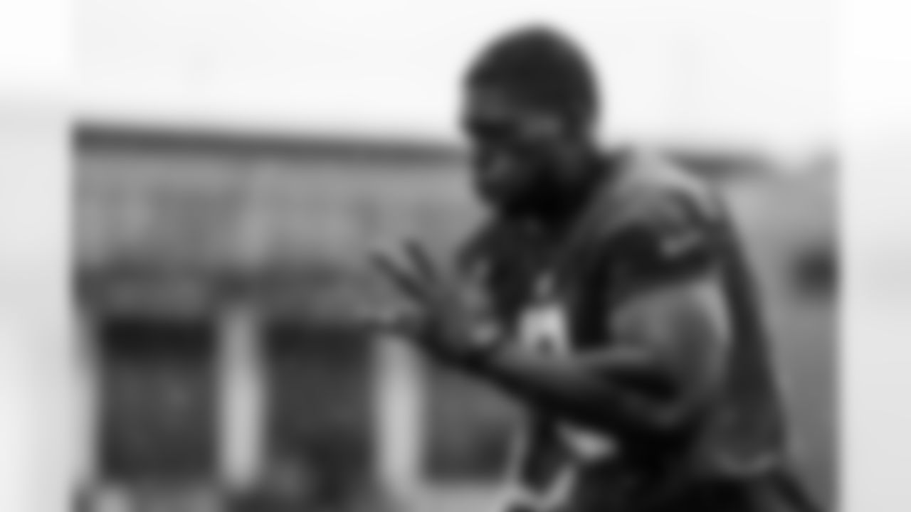 TAMPA, FL - May 22, 2025 - Outside Linebacker Yaya Diaby #0 of the Tampa Bay Buccaneers during Phase 2 workouts at AdventHealth Training Center. Photo By Tori Richman/Tampa Bay Buccaneers