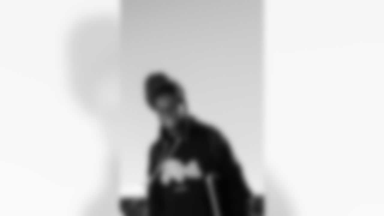 TAMPA, FL - December 20, 2025 - The Tampa Bay Buccaneers depart before the Week 16 game against the Carolina Panthers. Photo By Tori Richman/Tampa Bay Buccaneers